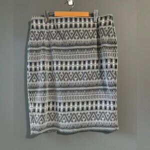 NYCC, size Large Black and White geometric Tribal Pencil Skirt with back slit